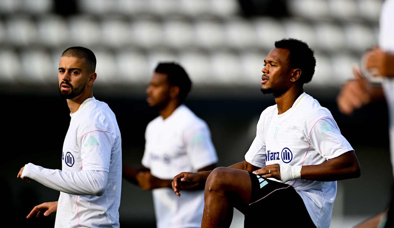 Openda e Zhegrova allenamento juventus